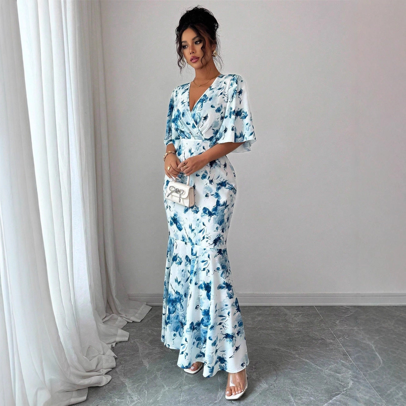 French Round Neck Lantern Sleeve Waist-cinching Slimming Dress