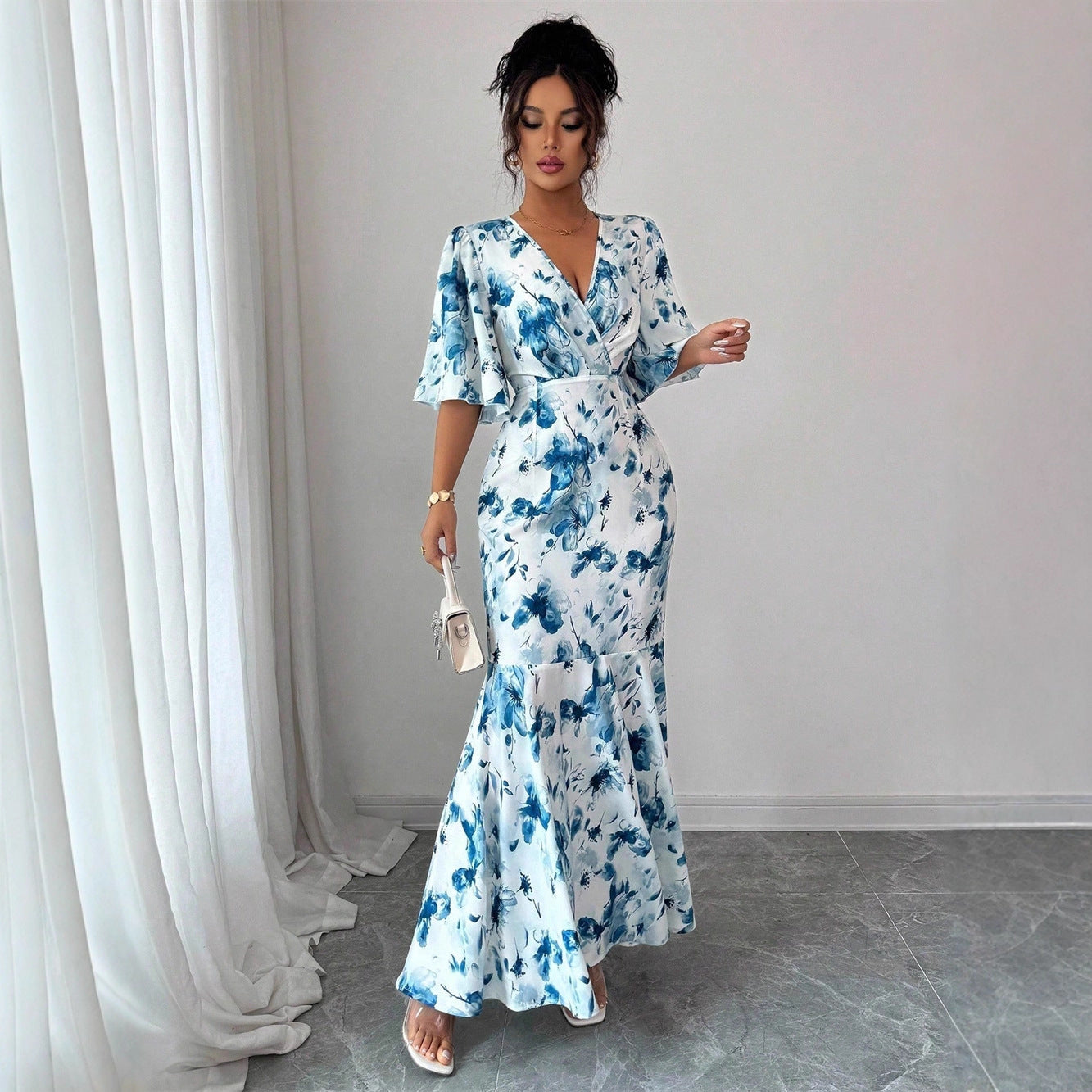 French Round Neck Lantern Sleeve Waist-cinching Slimming Dress