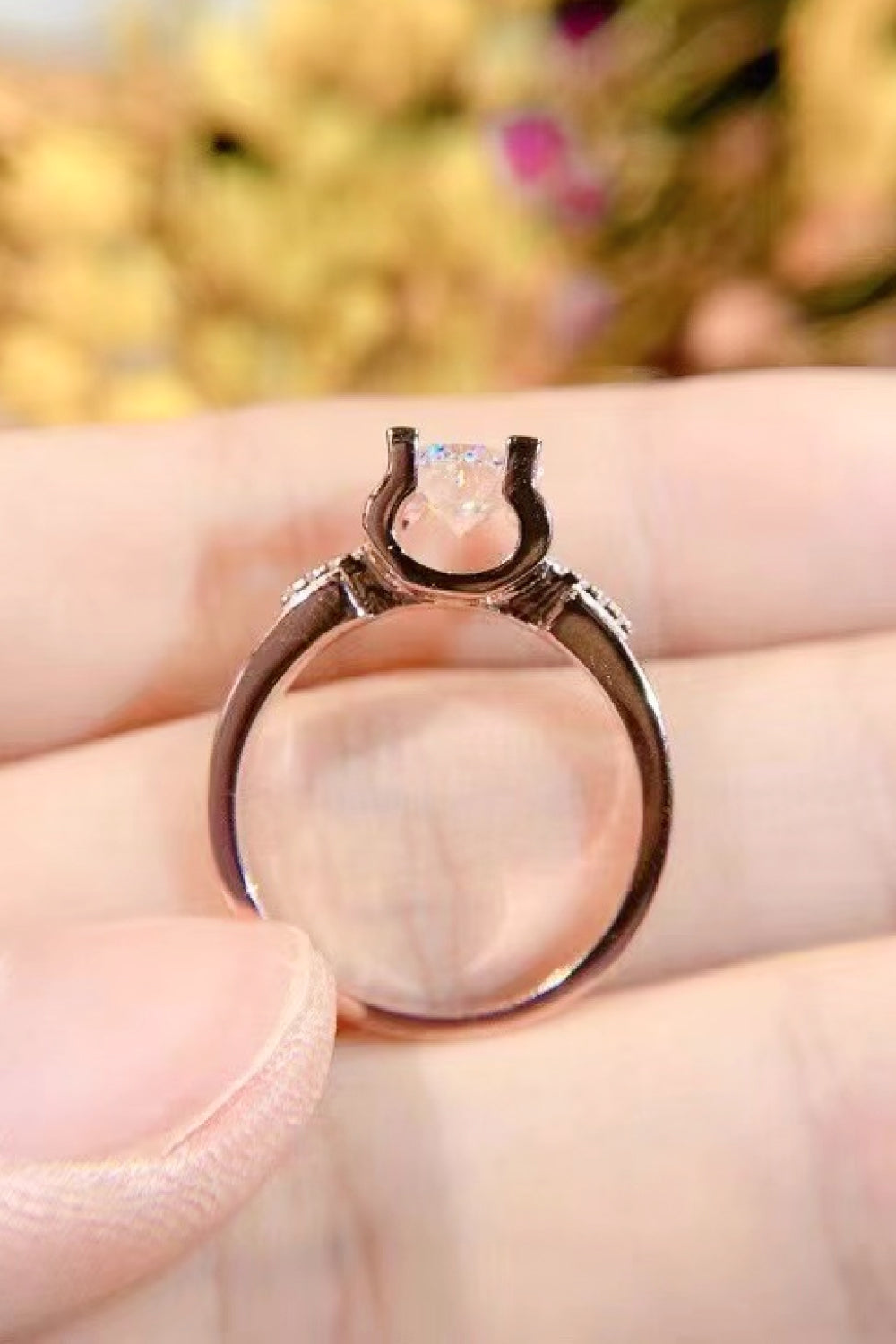 1 Carat Moissanite Ring